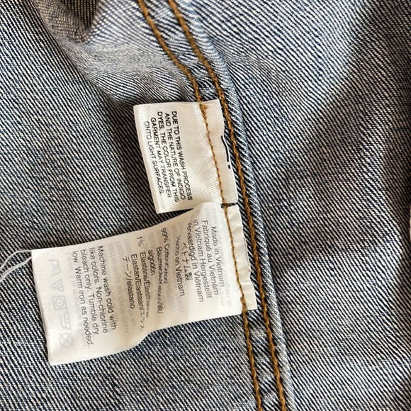 Like new J Crew Mercantile jean jacket. Size XL. - Picture 9 of 10